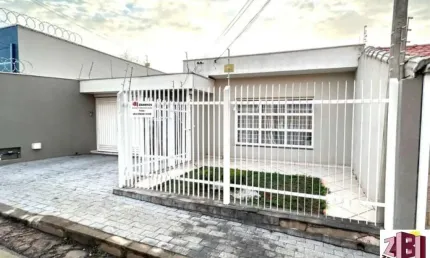 CASA 03 DORMITÓRIOS SENDO 01 SUITE NO  CENTRO BOITUVA /SP