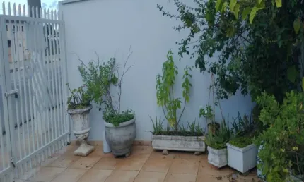 SOBRADO A VENDA NO RESIDENCIAL ESPLANADA COM 02 DORMITÓRIOS, SENDO 02 SUITES, 03 BANHEIROS COM GABINETES, QUINTAL, 01 VAGA DE GARAGEM, LAVANDERIA.
