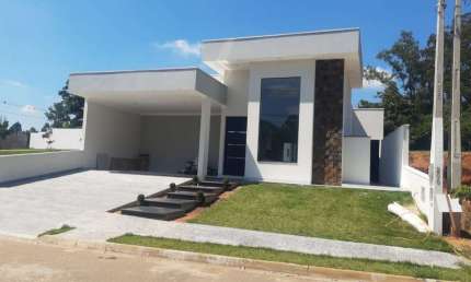 Casa em Condomínio à Venda em Boituva-SP: 3 quartos, 1 suíte, 2 salas, 2 vagas de garagem e 150m² no Tropicalia Garden!