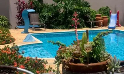 Chácara em condomínio fechado em Cerquilho, com piscina, 03 dormitórios.
