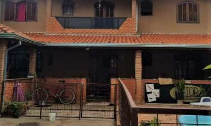 CASA 03 DORMITÓRIOS 01 SUITE COM PISCINA EM BOITUVA