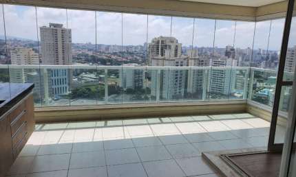 Apartamento de Alto Padrão, 14º andar, 3 suites, semi mobiliado.