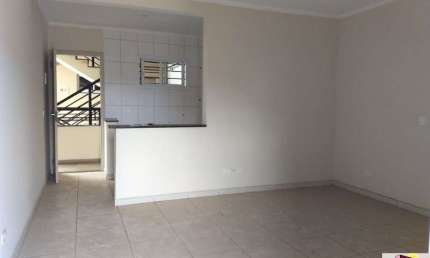Apartamento tipo Kitnet, quarto e sala integrados, varanda, cozinha, lavanderia, wc.