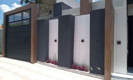 Casa em condomínio fechado com 3 quartos à venda no Jardim Sartorelli, Iperó  por R$ 650.000