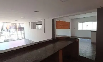 Excelente oportunidade de locação de ponto comercial no Centro de Boituva-SP: 2 quartos, 3 salas, 3 banheiros, 2 vagas de garagem!