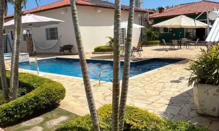 Chácara de Luxo à Venda em Localização Privilegiada: 7 Quartos, 4 Suítes, 5 Salas, 6 Banheiros, 6 Vagas - 210m².