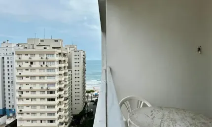 Amplo apartamento com com 2 quartos e vista para o mar pitangueiras, guarujá