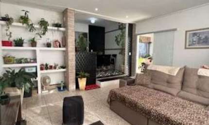 Casa com 4 dormitórios à venda, 145 m² por R$ 450.000,00 - Alto dos Pinheiros - Varginha/MG