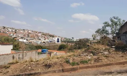Terreno à venda, 324 m² por R$ 85.000,00 - Jardim Áurea - Varginha/MG