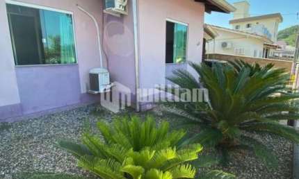 Casa com 2 quartos à venda no Dom Joaquim, Brusque  por R$ 499.000