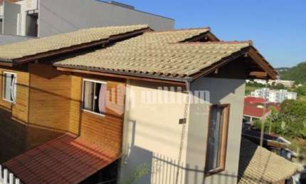 Casa com 3 quartos à venda no Dom Joaquim, Brusque , 90 m2 por R$ 499.000