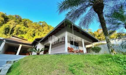 Casa com 3 quartos à venda no Centro I, Brusque , 135 m2 por R$ 1.399.000