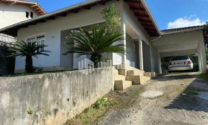Casa com 3 quartos à venda no Dom Joaquim, Brusque , 159 m2 por R$ 490.000