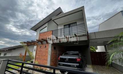 Casa com 3 quartos à venda no Dom Joaquim, Brusque  por R$ 990.000