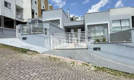 Casa com 2 quartos à venda no São Pedro, Brusque , 69 m2 por R$ 380.000