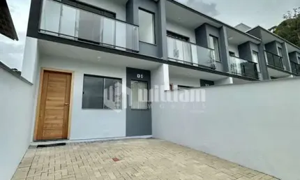 Casa com 2 quartos à venda no paquetá, brusque , 65 m2 por r$ 375.000
