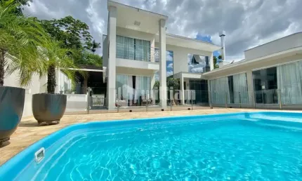 Casa com 3 quartos à venda no Souza Cruz, Brusque , 280 m2 por R$ 1.950.000