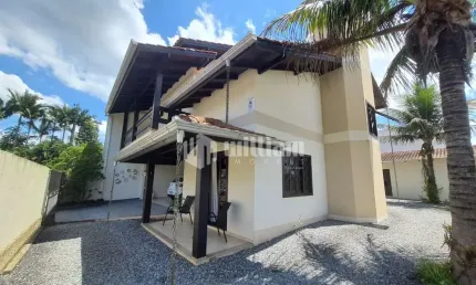 Casa com 3 quartos à venda no Limeira Baixa, Brusque  por R$ 820.000