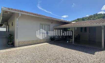 Casa com 3 quartos à venda no Azambuja, Brusque  por R$ 520.000