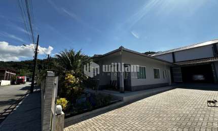 Casa com 3 quartos à venda no Bateas, Brusque , 81 m2 por R$ 1.199.000