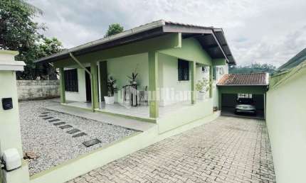Casa com 3 quartos à venda no Bateas, Brusque , 238 m2 por R$ 990.000