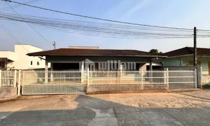 Casa com 4 quartos à venda no Águas Claras, Brusque  por R$ 450.000
