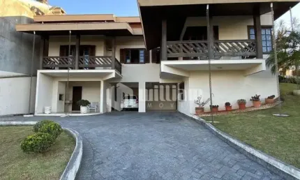 Casa com 3 quartos à venda no Souza Cruz, Brusque , 241 m2 por R$ 1.400.000