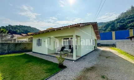 Casa com 3 quartos à venda no São Pedro, Brusque  por R$ 650.000