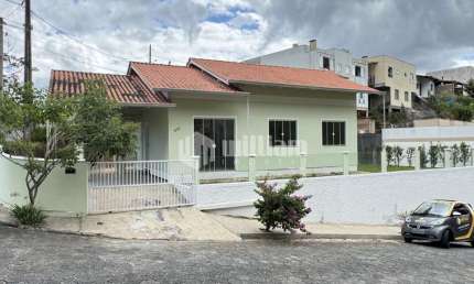 Casa com 3 quartos à venda no Azambuja, Brusque , 93 m2 por R$ 469.000