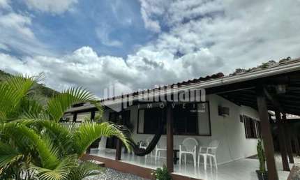 Casa com 3 quartos à venda no Bateas, Brusque , 200 m2 por R$ 795.000