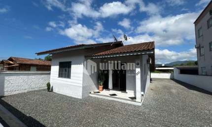 Casa com 3 quartos à venda no Centro, Guabiruba , 104 m2 por R$ 690.000