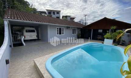 Casa com 3 quartos à venda no Guarani, Brusque , 450 m2 por R$ 850.000