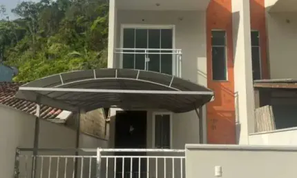 Casa com 2 quartos à venda no Cedrinho, Brusque , 75 m2 por R$ 379.900