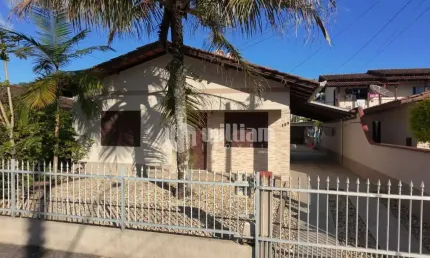 Casa com 6 quartos à venda no santa terezinha, brusque  por r$ 1.100.000