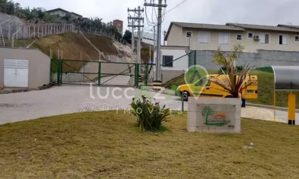 Casa em Condomínio à Venda em Jacareí-SP, Jardim Colônia: 2 Quartos, 2 Suítes, 1 Sala, 3 Banheiros, 1 Vaga de Garagem - 58m².