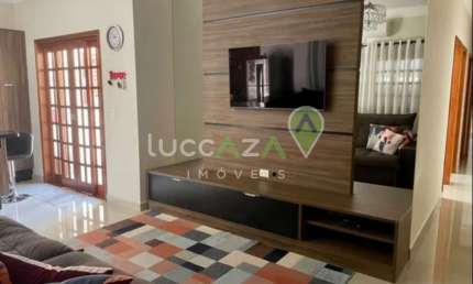 Imóvel de 3 quartos com suíte e 2 vagas em Jacareí-SP, no Loteamento Villa Branca: oportunidade imperdível!