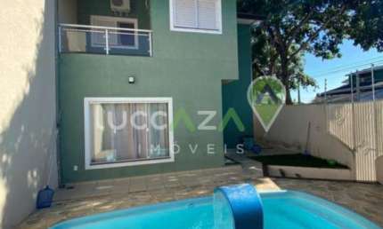 Imperdível casa à venda em Jacareí-SP, Loteamento Villa Branca: 4 quartos, 3 suítes, 2 salas, 5 banheiros, 2 vagas de garagem, 190m²!