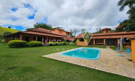 Chácara de luxo à venda em Santa Branca-SP, bairro Fazenda Moquetá: 8 quartos, 4 suítes, 3 salas, 6 banheiros, 20 vagas de garagem, 650m².