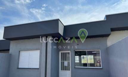 Casa à venda em Jacareí-SP, Jardim Colinas: 2 quartos, 1 banheiro, 2 garagens, 54,50 m². Aproveite!