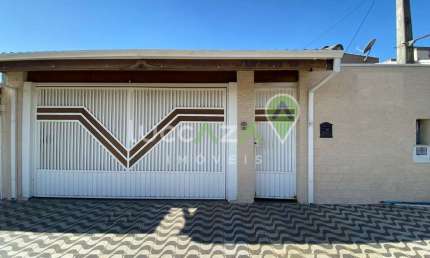 Imperdível: Casa à venda em Jacareí-SP, 3 quartos, 1 suíte, 3 salas, 3 banheiros, 3 vagas, 143m² - Jardim das Indústrias.
