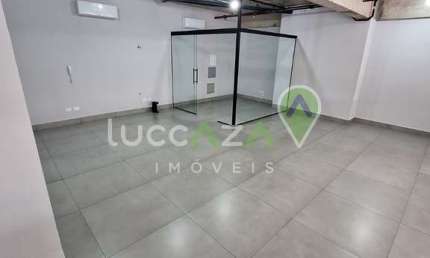 Sala Comercial de 57m² com 1 Vaga de Garagem no Centro de Jacareí-SP - Locação em Condomínio