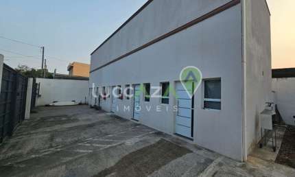 Casa para locação em Jacareí-SP, bairro Loteamento Villa Branca: 1 quarto, 1 sala, 1 banheiro, 1 vaga de garagem, 35m².