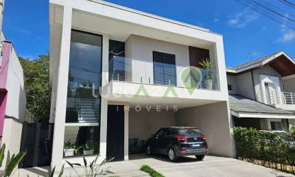 Luxuosa casa em condomínio à venda em Jacareí-SP, Jardim Crystal Park, 3 suítes, 3 salas, 4 banheiros, 4 vagas, 200m².