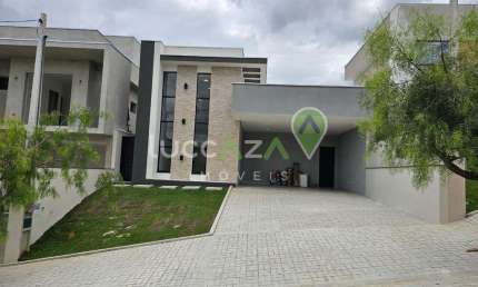 Casa em Condomínio à Venda em Jacareí-SP: 3 Quartos, 1 Suíte, 2 Salas, 3 Banheiros, 4 Vagas, 131m² - Condomínio Residencial Fogaça.