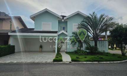 Imperdível: Casa em condomínio à venda em Jacareí-SP, bairro Cidade Jardim. 4 quartos, 3 suítes, 3 salas, 5 banheiros, 4 vagas, 360m².