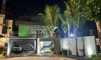 Imperdível casa à venda em Jacareí-SP no Residencial Santa Paula: 4 quartos, 1 suíte, 2 salas, 3 banheiros, 2 vagas, 234m²!