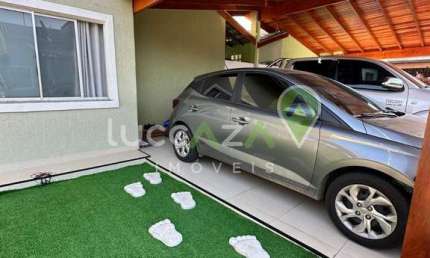 Casa em Condomínio à Venda em Jacareí-SP na Cidade Salvador! 3 Quartos, 1 Suíte, 3 Salas, 2 Banheiros, 2 Vagas de Garagem, 90m².