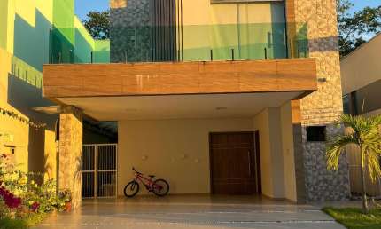 Casa Duplex com 4 dormitórios no Condominio Tiradesntes no Aleixo