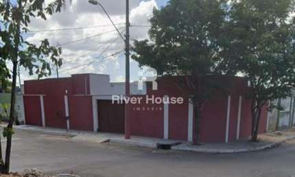 Casa Ampla com 2 Quartos | Imóvel de Esquina Para Locação no Valor R$ 2.500,00 | Próx Churrascaria