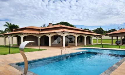 Condomínio de Chácaras Bratislava - CHÁCARA BRATISLAVA - Chácara com 3 suítes, piscina, condomínio fechado á venda